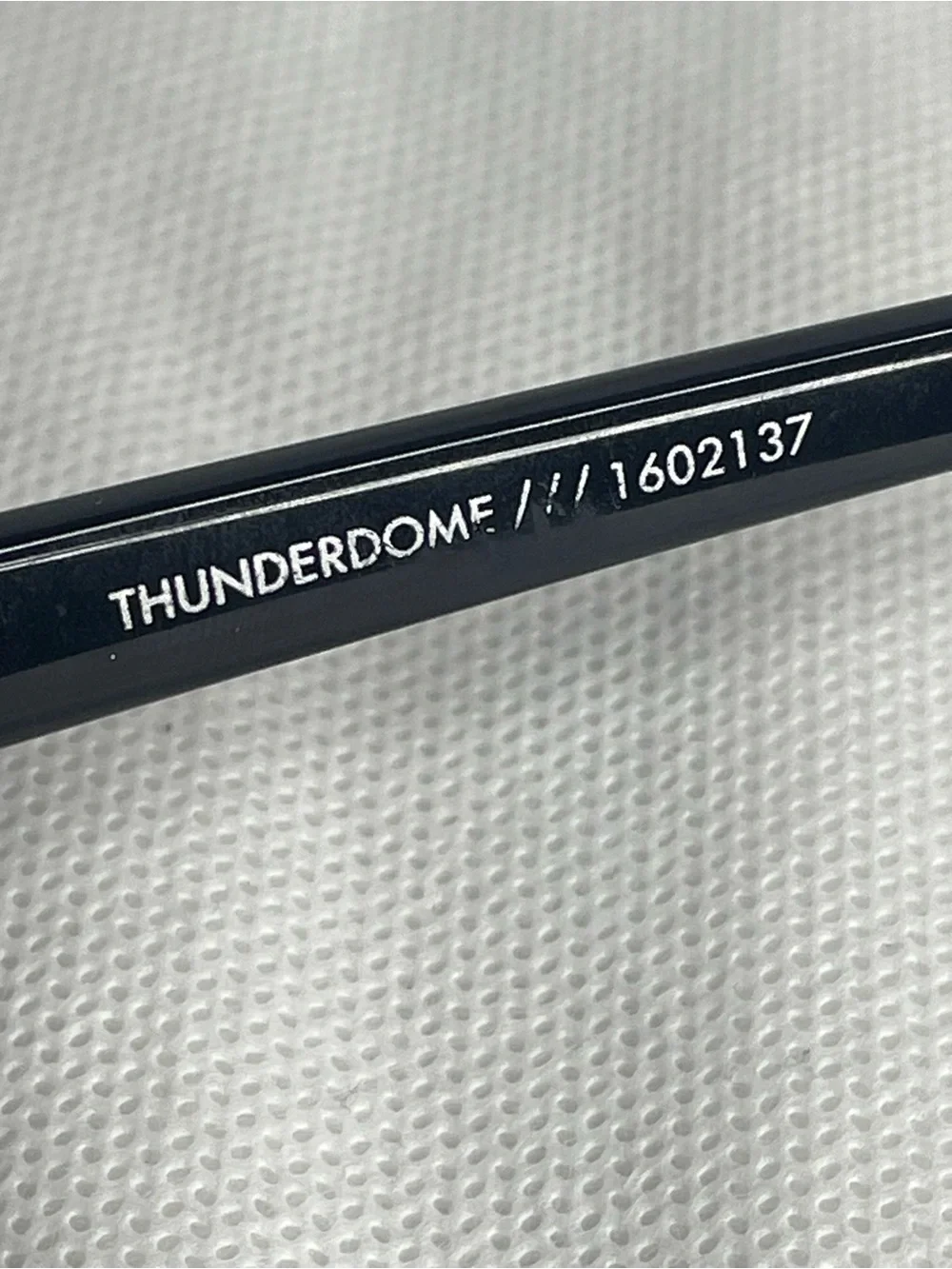 Le Specs Polarized Thunderdome Sunglasses Black Smoke Gray Aviator Style 1602137